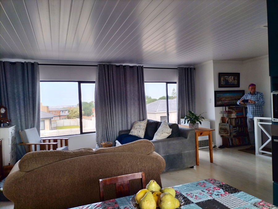 5 Bedroom Property for Sale in Fraaiuitsig Western Cape
